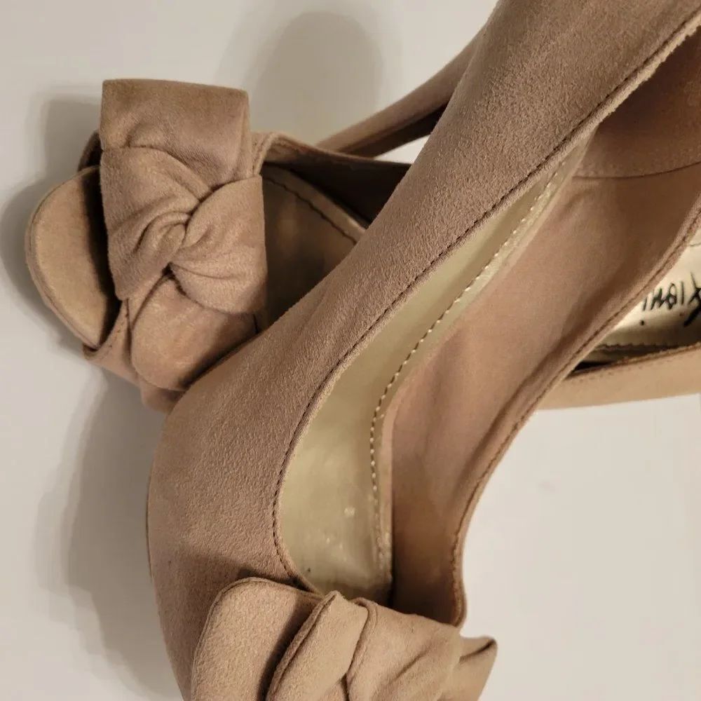 FIONI BEIGE HEELS  - Picture 10 of 16